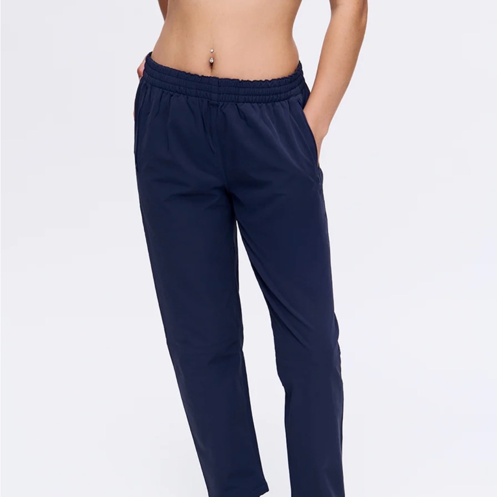Navy Outdoor Voices RecTrek 26” pants